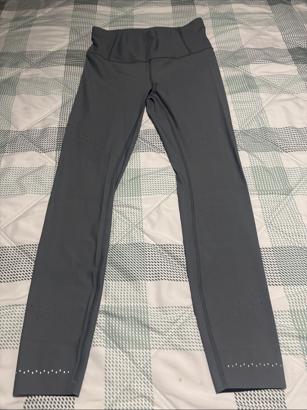 lululemon Zoned in Tight size 10 /  28 inches